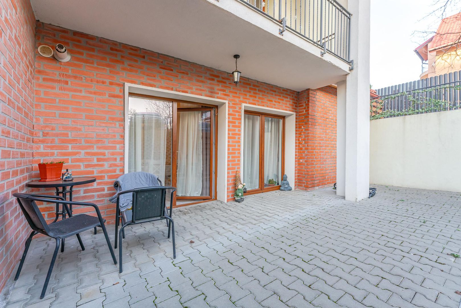 Apartament 2 camere, cu terasă și facilități locale aproape - Poză 6