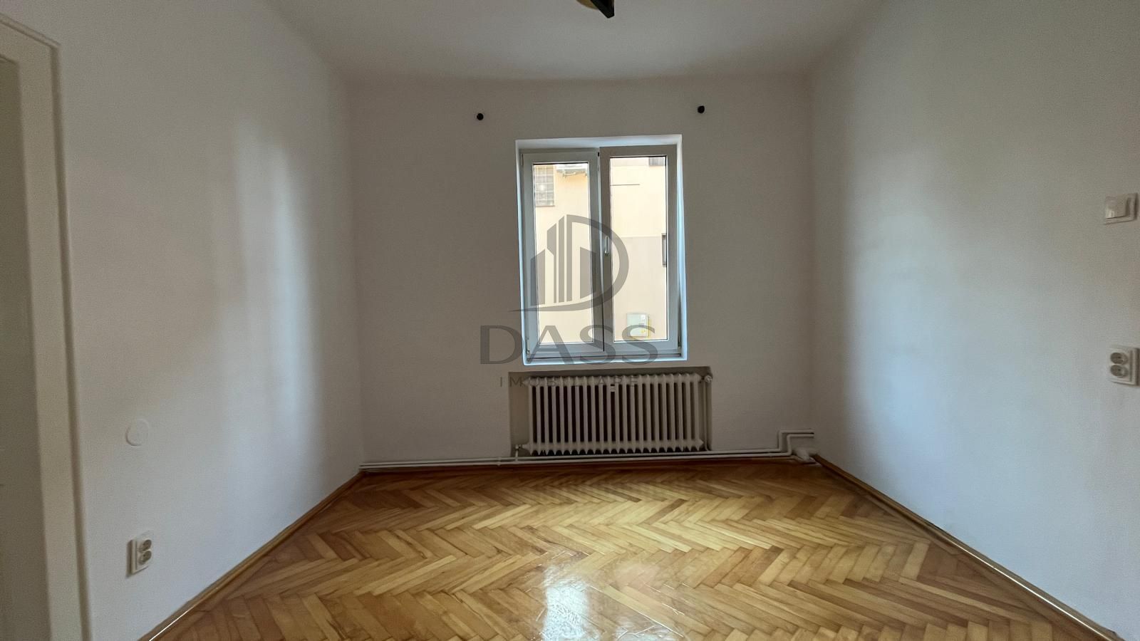 Casă individuală de închiriat – 4 camere, curte și terasă – Terezian - Poză 8