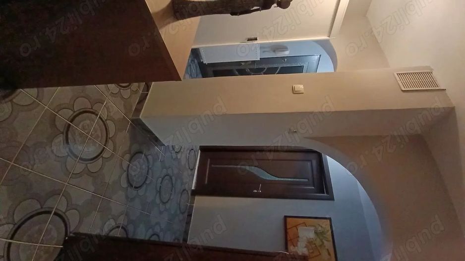 Vând apartament decomandat cu 3 camere, micro 16. - Poză 5