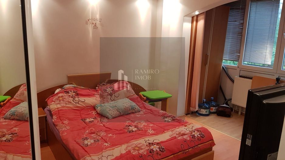 Apartament 3 camere decomandat Drumul Taberei - Poză 12