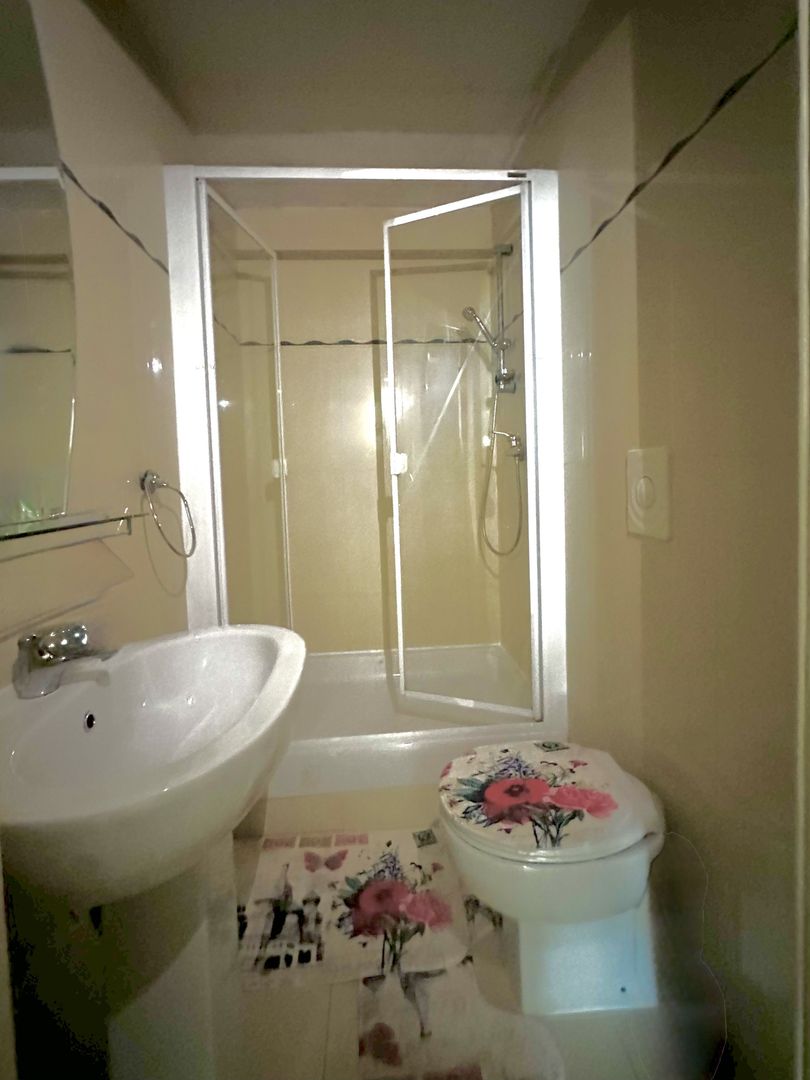 Apartament cu 3 camere de închiriat în Piața Victoriei - Poză 16
