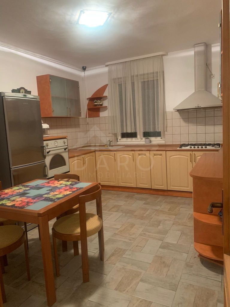 Se inchiriaza casa 3 dormitoare, living, dining, garaj Str Muntenia - Poză 8