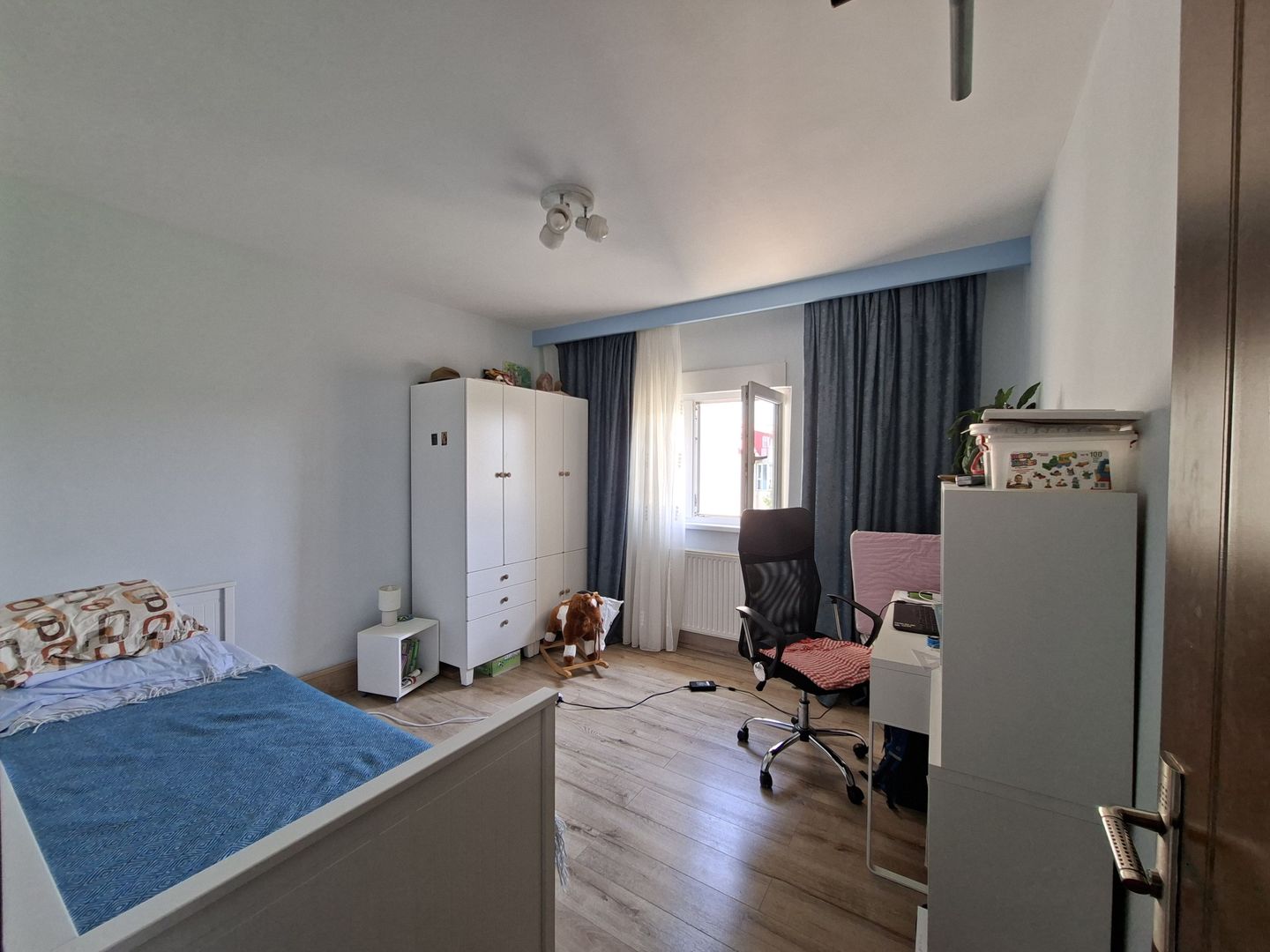 Apartament cu 3 camere - 70mp - Zona Aradului - Poză 3