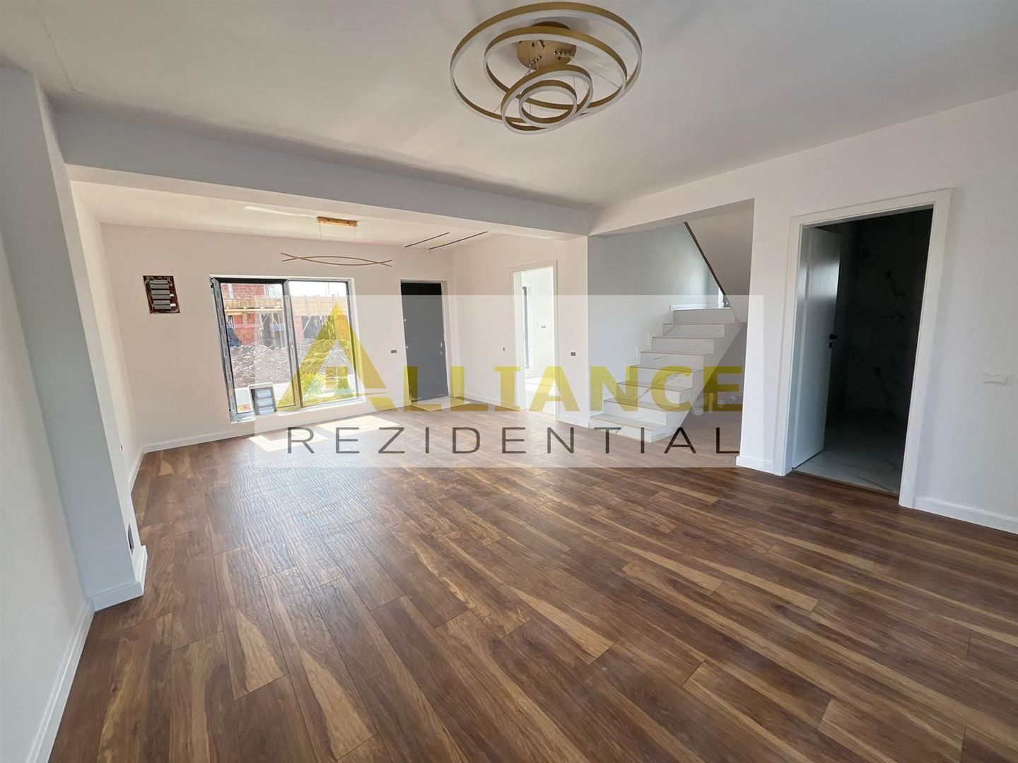 Vila Individuala  - 4 camere - 3 bai-teren -320-600 M de STV - Poză 9