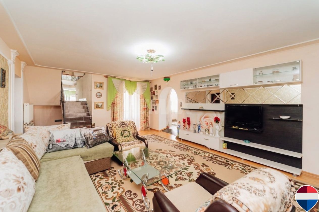 Casă de vânzare, Obileni, Hîncești ,185 m² ,16 ari, 2 garaje - Poză 4