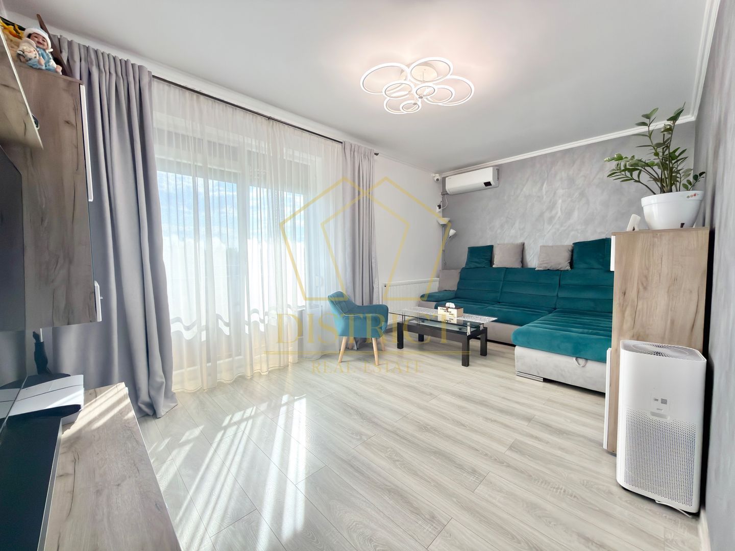 Apartament cu 3 camere decomandat, complet mobilat si utilat la parter in Giroc. - Poză 2