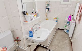 Vand/schimb apartament 4 camere, Micro 17, 98 mp, 120.000 EURO - Poză 13