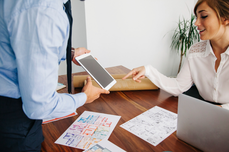 Lucrăm cu proprietari care vor transparență și stabilitate, nu experimente pe piață.
  