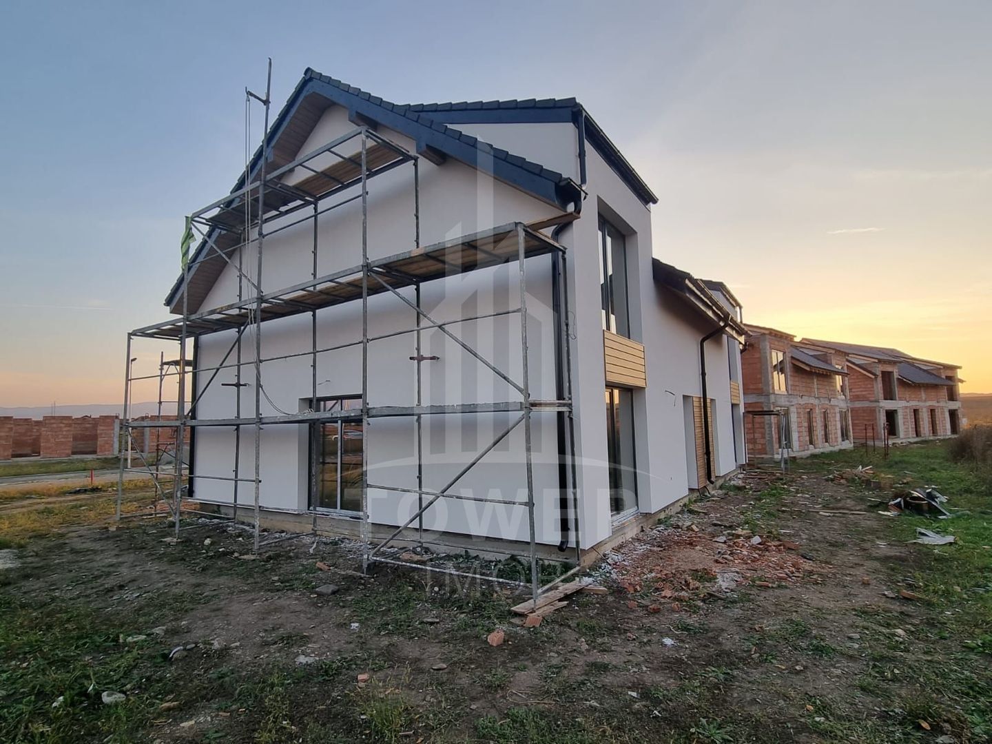 Casă Tip Duplex INDEPENDENTĂ ENERGETIC - Cartier NOU - Poză 5