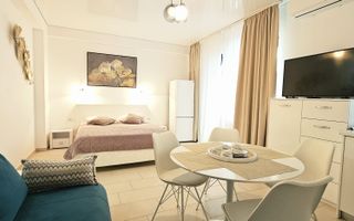 Studio Mamaia Nord | Mobilat | 42 mp | Vedere la mare | Parcare - Poză 3