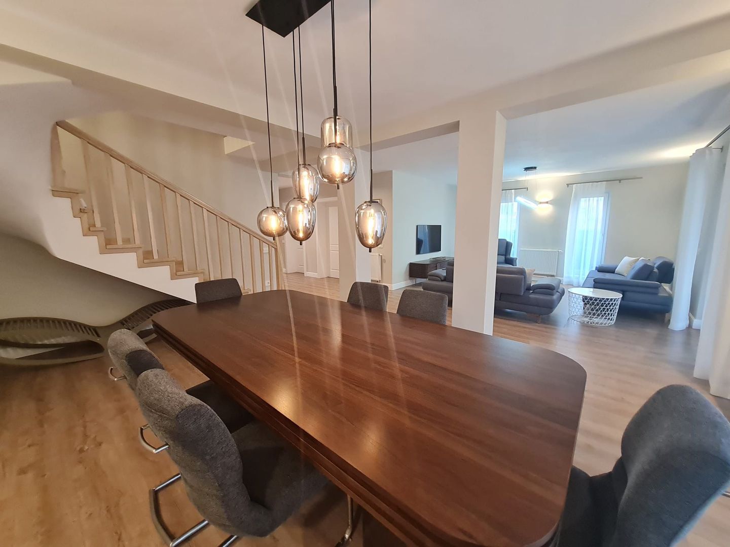 Casă ultrafinisata in zona Parcului central Dumbravita - Poză 3