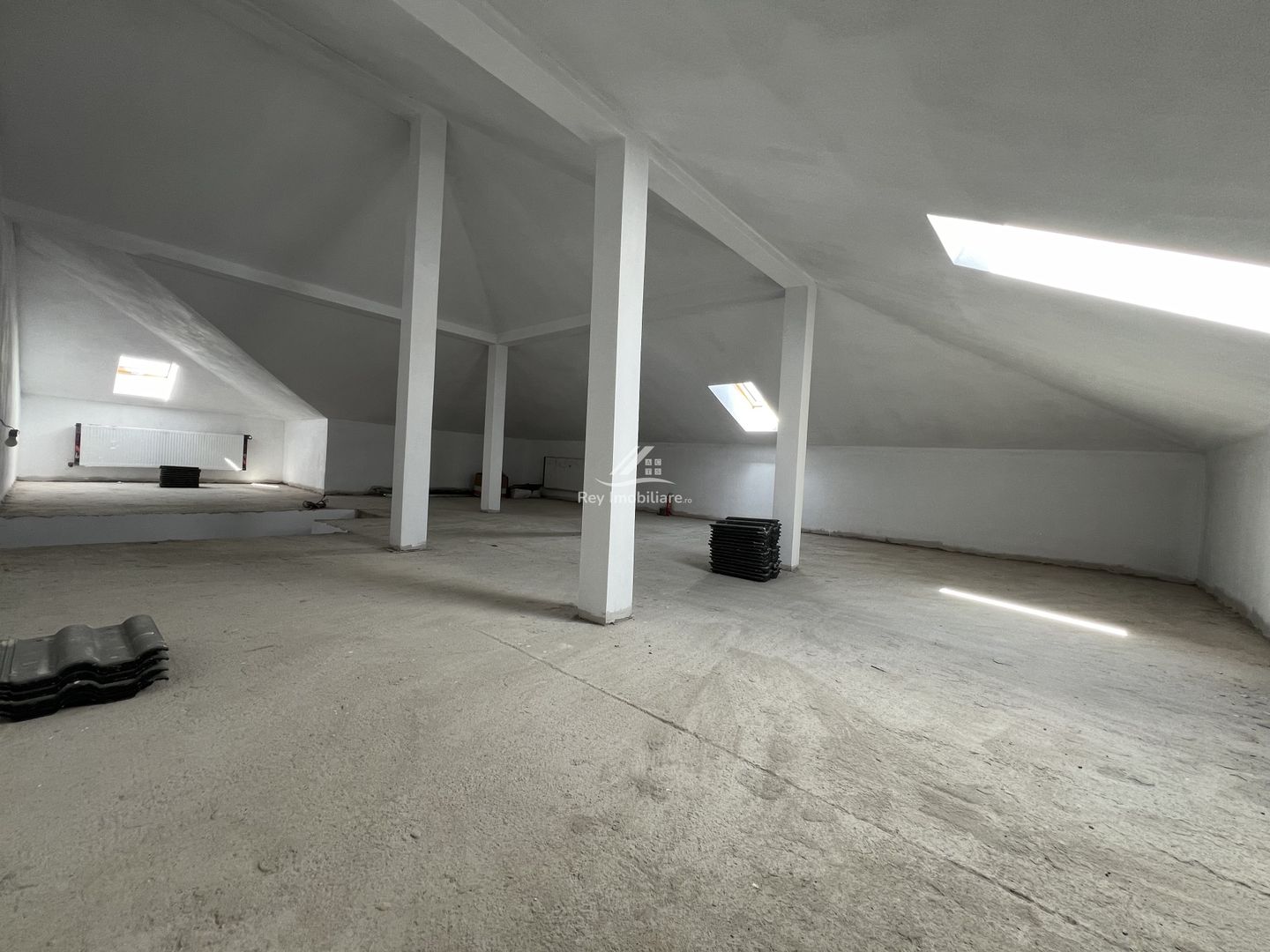 Duplex Modern și luminos 6 cam. la vânzare în Șelimbăr zona Trifoiului - Poză 11