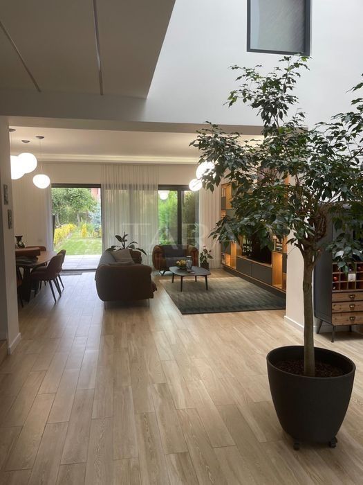 Casă moderna si spatioasa, zona  Andrei Mureșanu - Poză 2