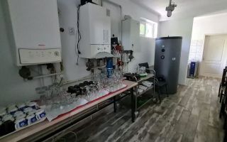 In inima muntelui! Vanzare pensiune in Moroeni-Jud Dambovita - Poză 7