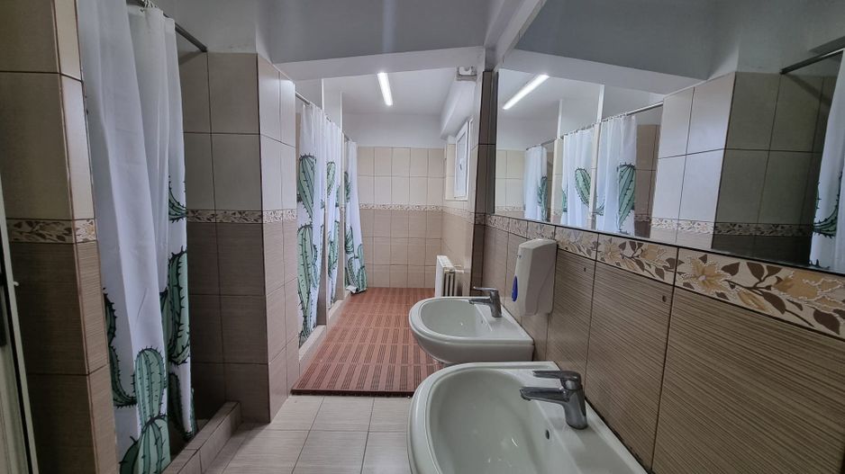 Clădire P+2+M de închiriat – spații servicii / birouri / sală sport - Poză 3