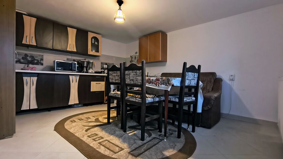 Casa de vânzare în Malu cu Flori- liniște, natura și aer curat! - Poză 8