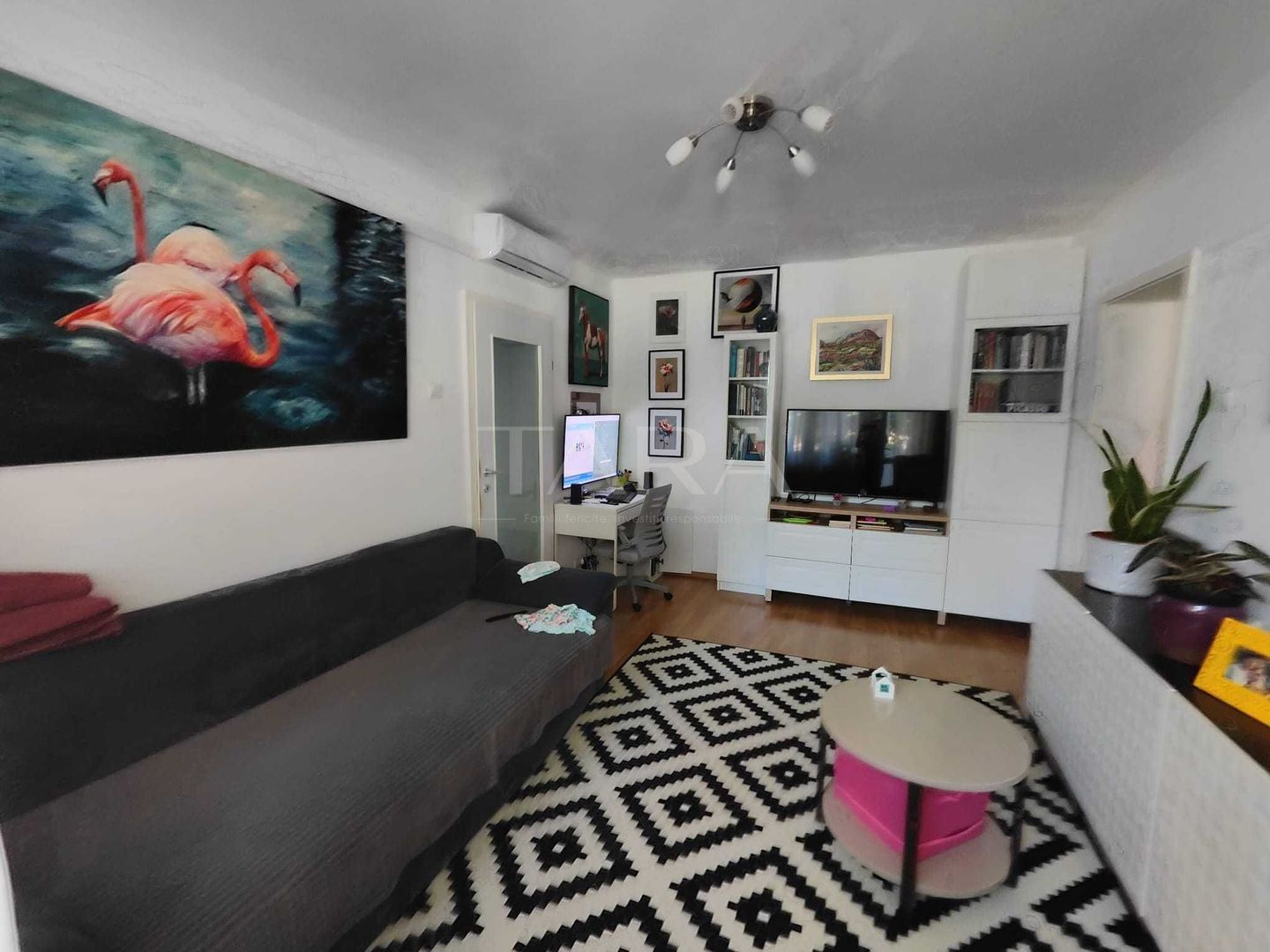 Apartament cu 2 camere, 44,35 mp, balcon închis, Centru. - Poză 2