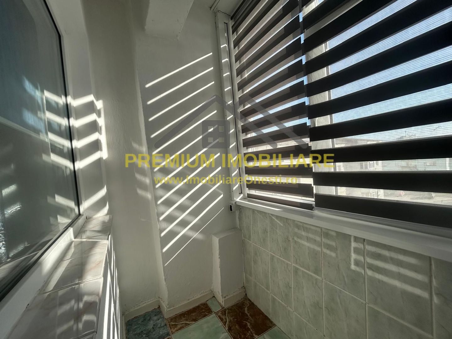 Apartament 2 camere de vânzare zona de jos, Onesti - Poză 13