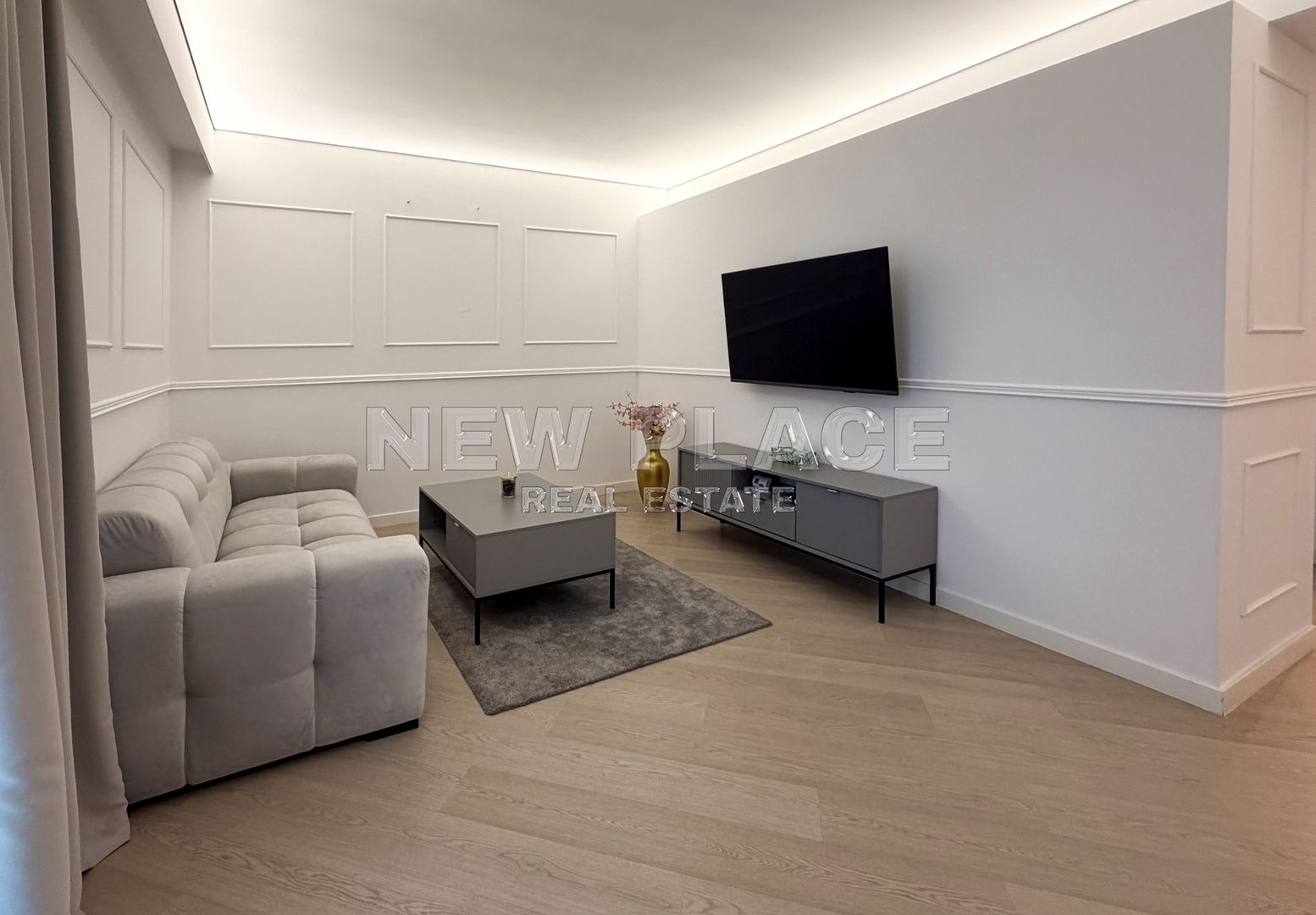 [VIDEO] CORTINA NORTH | Bucatarie inchisa | 1,100 Eur+TVA|Terasa 30 mp - Poză 2