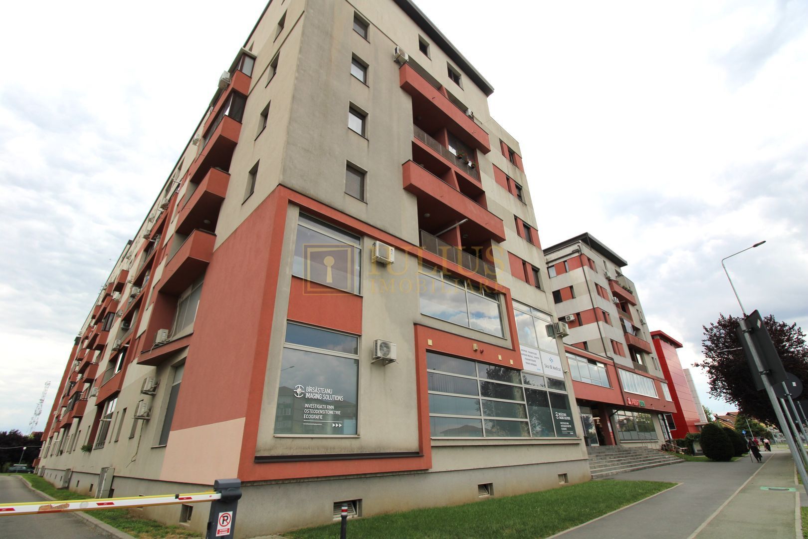 Complex rezidential, spatios, in Soarelui-Saguaro. - Poză 2