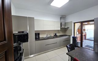 Casa generoasa 5 dormitoare, pivnita, mansarda hobby - Poză 3