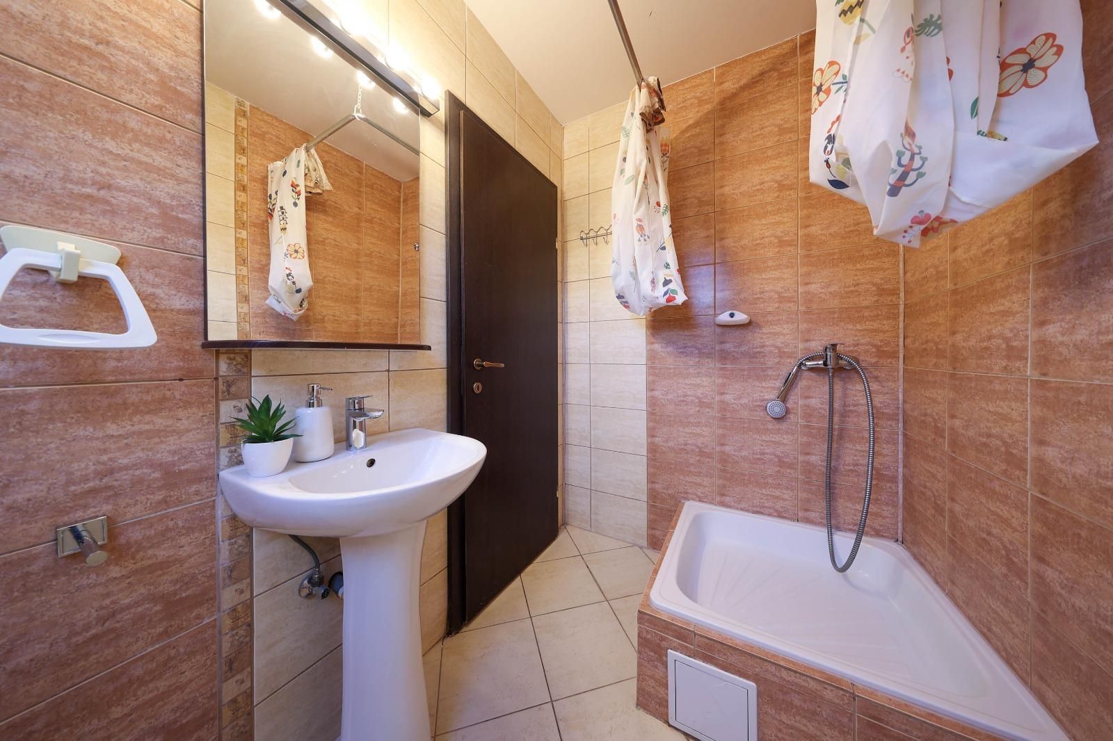 Vilă spațioasă de vânzare în Predeluț, Bran | 2000mp - Poză 21