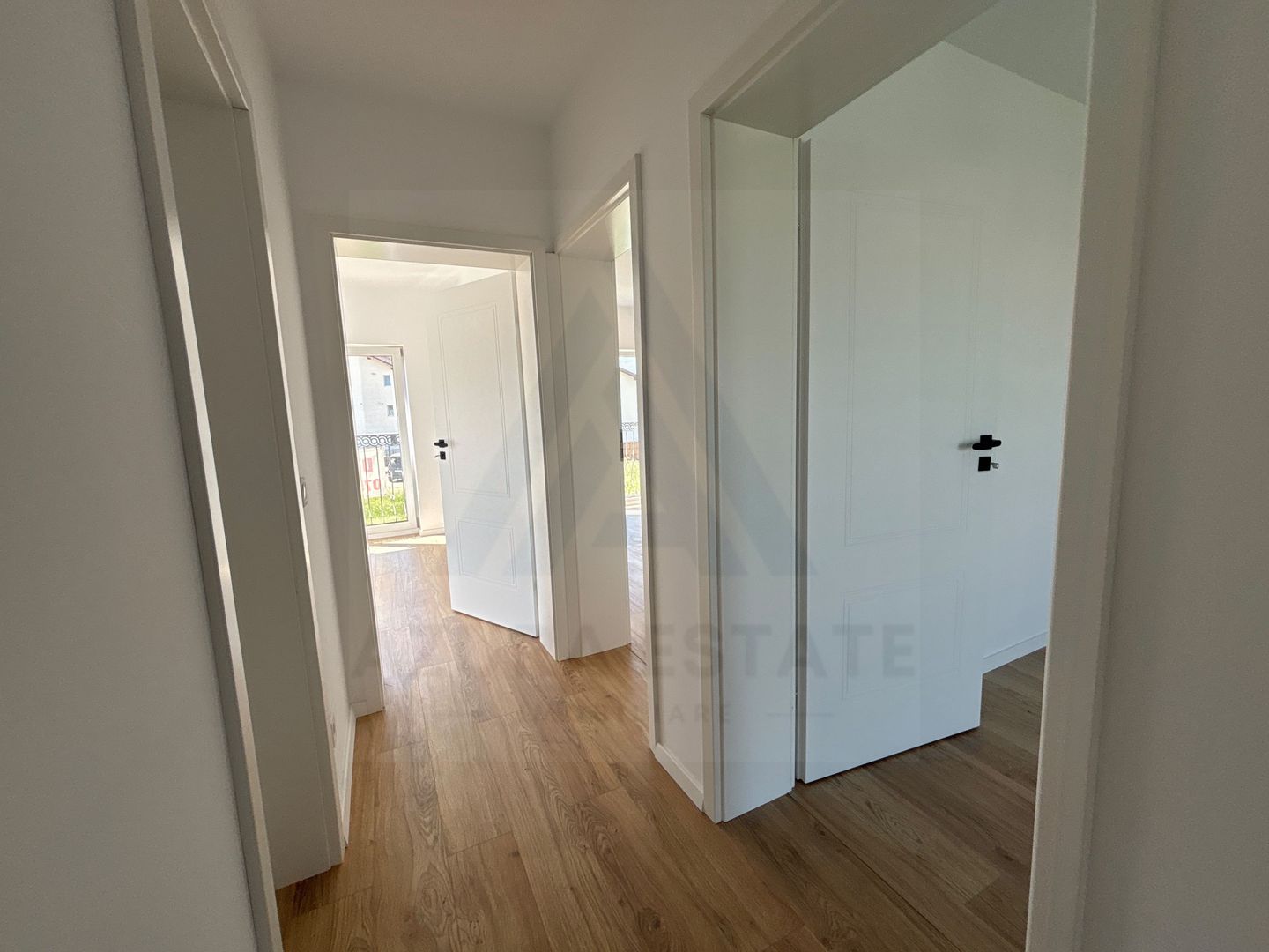 Casa 4 camere finisata la cheie cu teren 220 mp in Selimbar - Poză 5