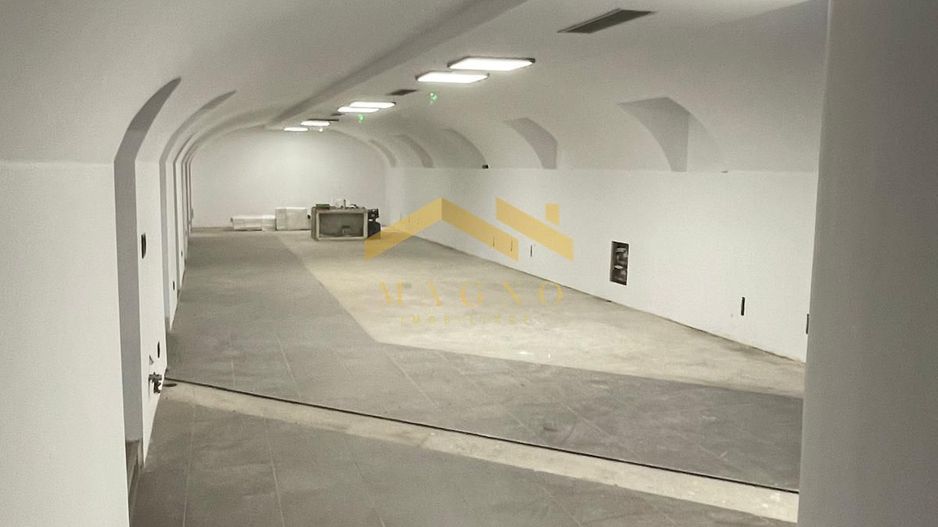 Spatiu comercial de vanzare in Piata Arenei-Boul Rosu - Poză 3