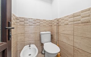 Casă micuță + un pic de curte - Poză 4