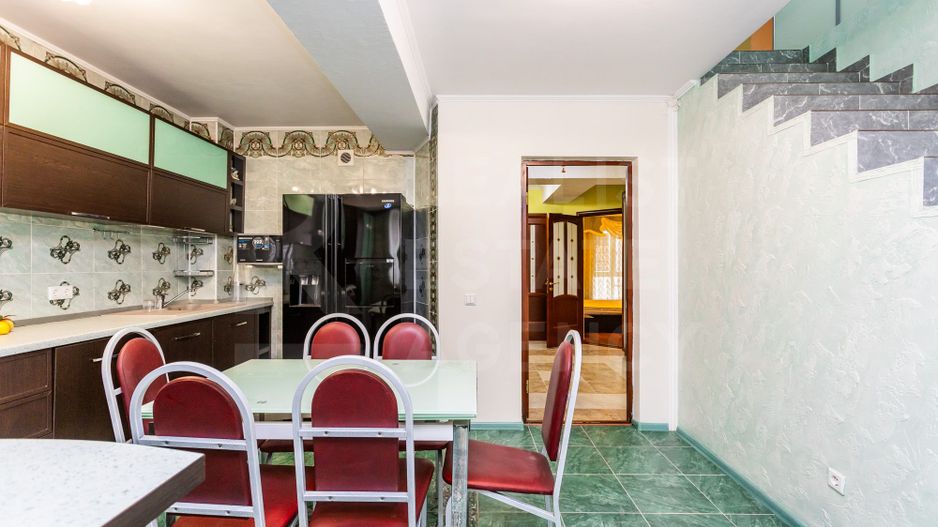Vânzare, apartamnet 4 camere + living, str. Alba Iulia, Buiucani - Poză 4