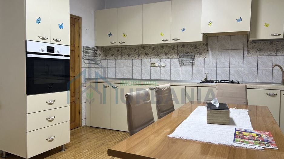 Inchiriere casa in Centru Podul de fier - Poză 1