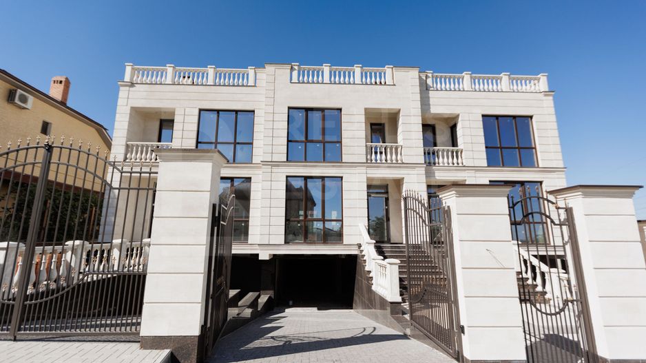 Vânzare, townhouse, str-la 1 Sfinții Marțiri Brâncoveni, Codru - Poză 1