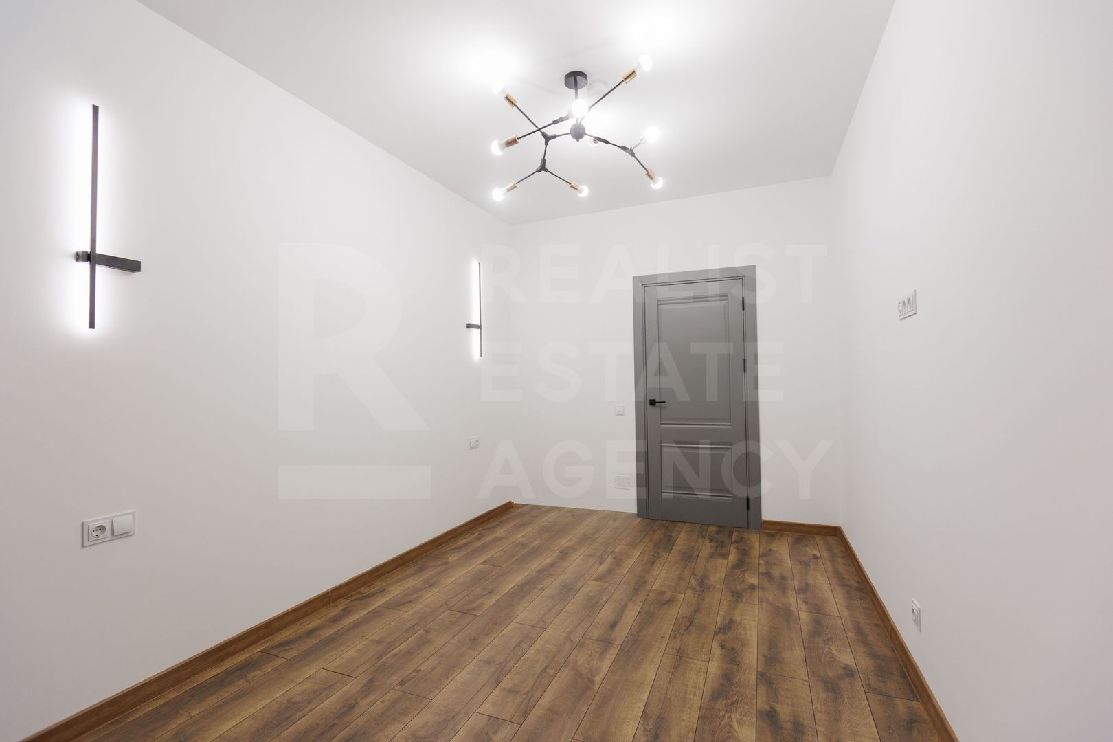 Vânzare, apartament, 2 camere,  str. Calea Ieșilor, Sculeni. - Poză 6