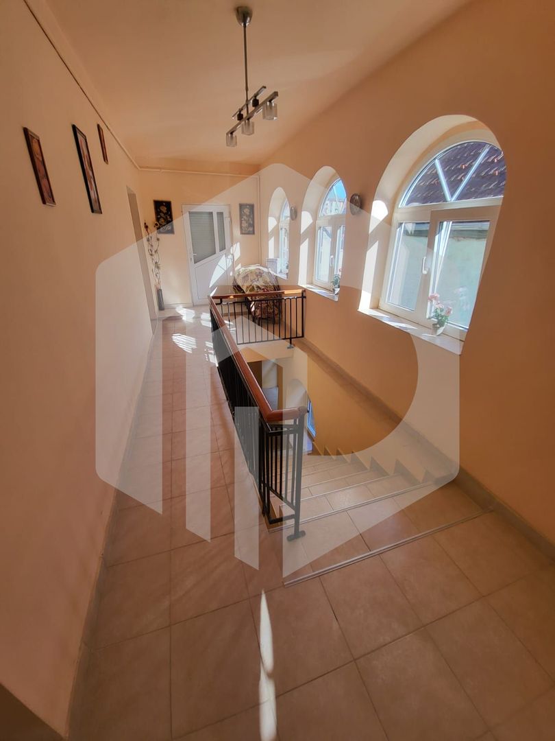 Casa in Avrig | 3 Dormitoare + Living si Bucatarie | Pivnita - Poză 1