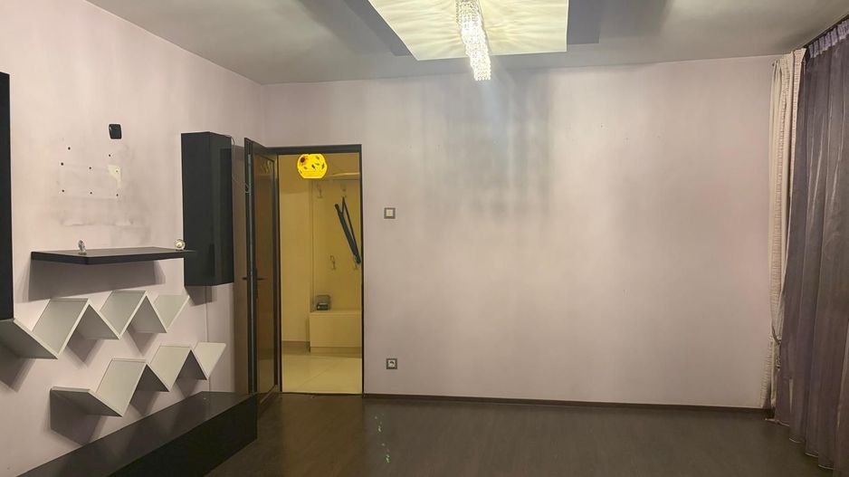 Apartament cu trei camere transformat in doua, Calea Grivitei - Poză 2