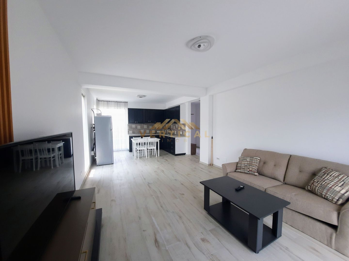 Casa parter de inchiriat cu 3 camere - comuna Berceni - Poză 9