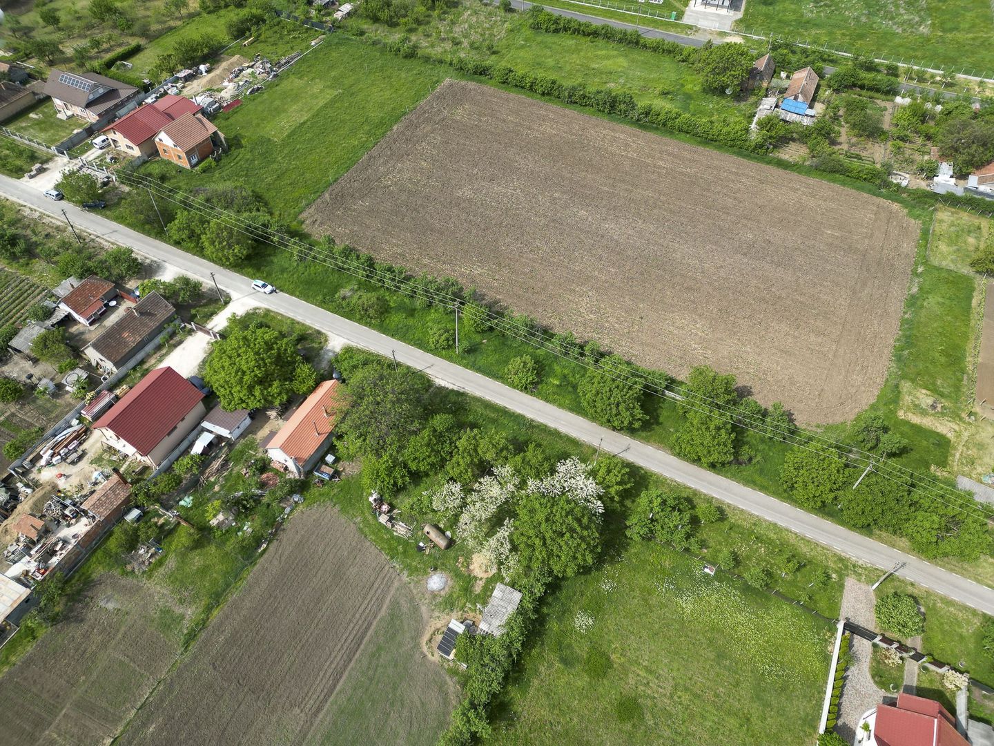 Teren Intravilan de 3,090 mp în Cuvin - Poză 16