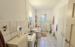 Casa renovata, 2 corpuri de cladire + anexe, 1331 mp teren, Paclisa - Poză 15