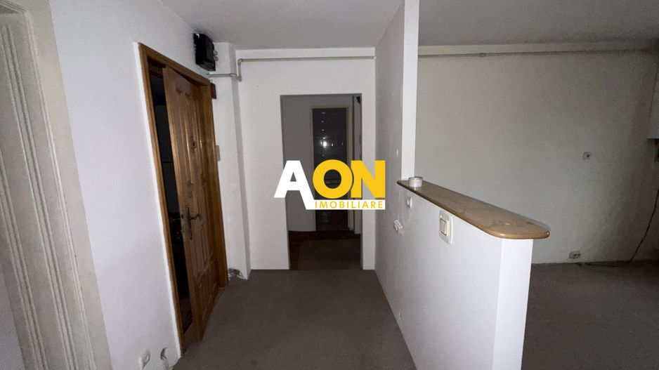 De vanzare apartament 3 camere, Cetate - Poză 10