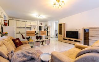 Apartament ultracentral cu loc de parcare, 2 camere cu terasa proprie - Poză 3