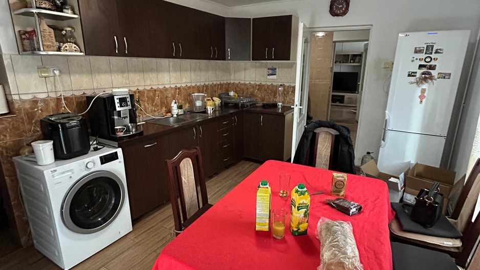 BRASADAS vinde casa cu 4 cam 5.7 ari in zona BURDEA. - Poză 2