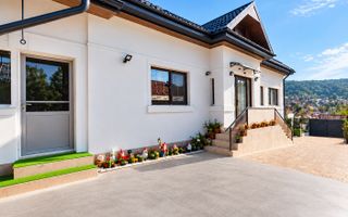 Casă Ștefănești – 1 km de Primărie | Curte mare, zonă liniștită - Poză 3