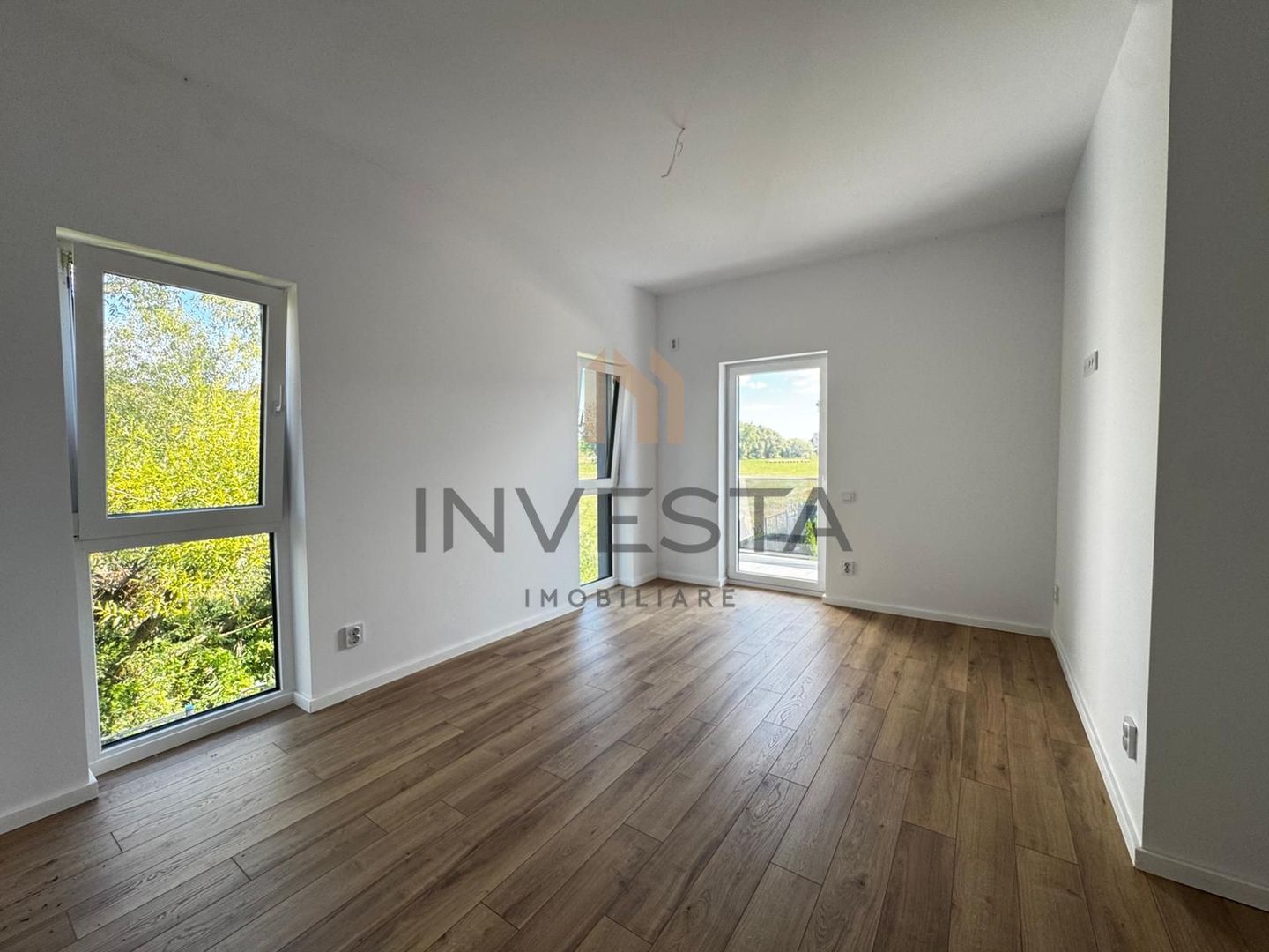 Casa tip duplex de vanzare, constructie noua, strada privata, Floresti - Poză 19