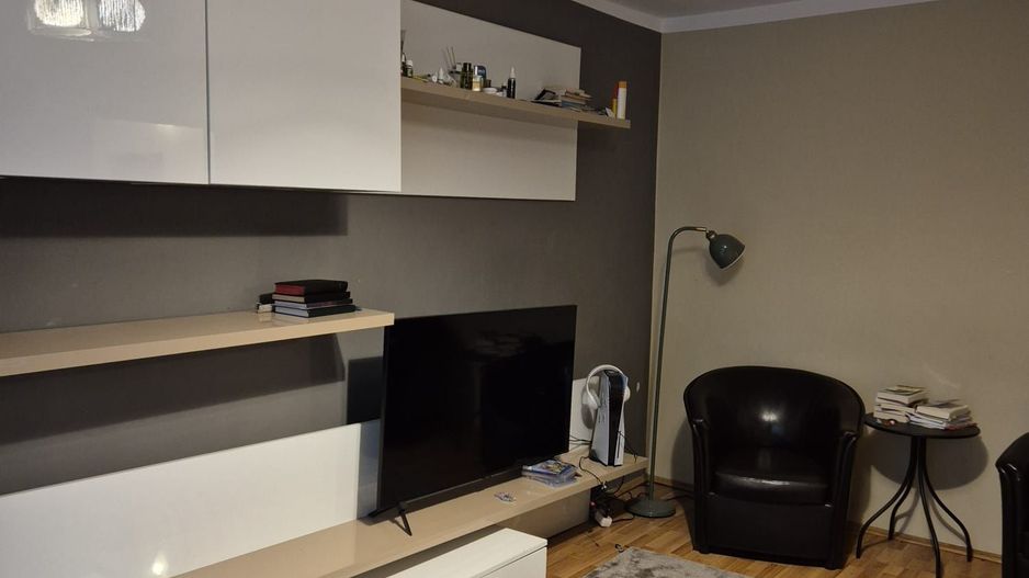 Aradului | 4 camere | Decomandat| Etaj intermediar | 3 balcoane si boxă - Poză 2