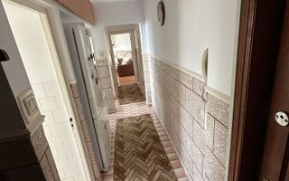 Apartament cu 3 camere de vânzare – Zona Casa de Cultură, Constanța - Poză 2