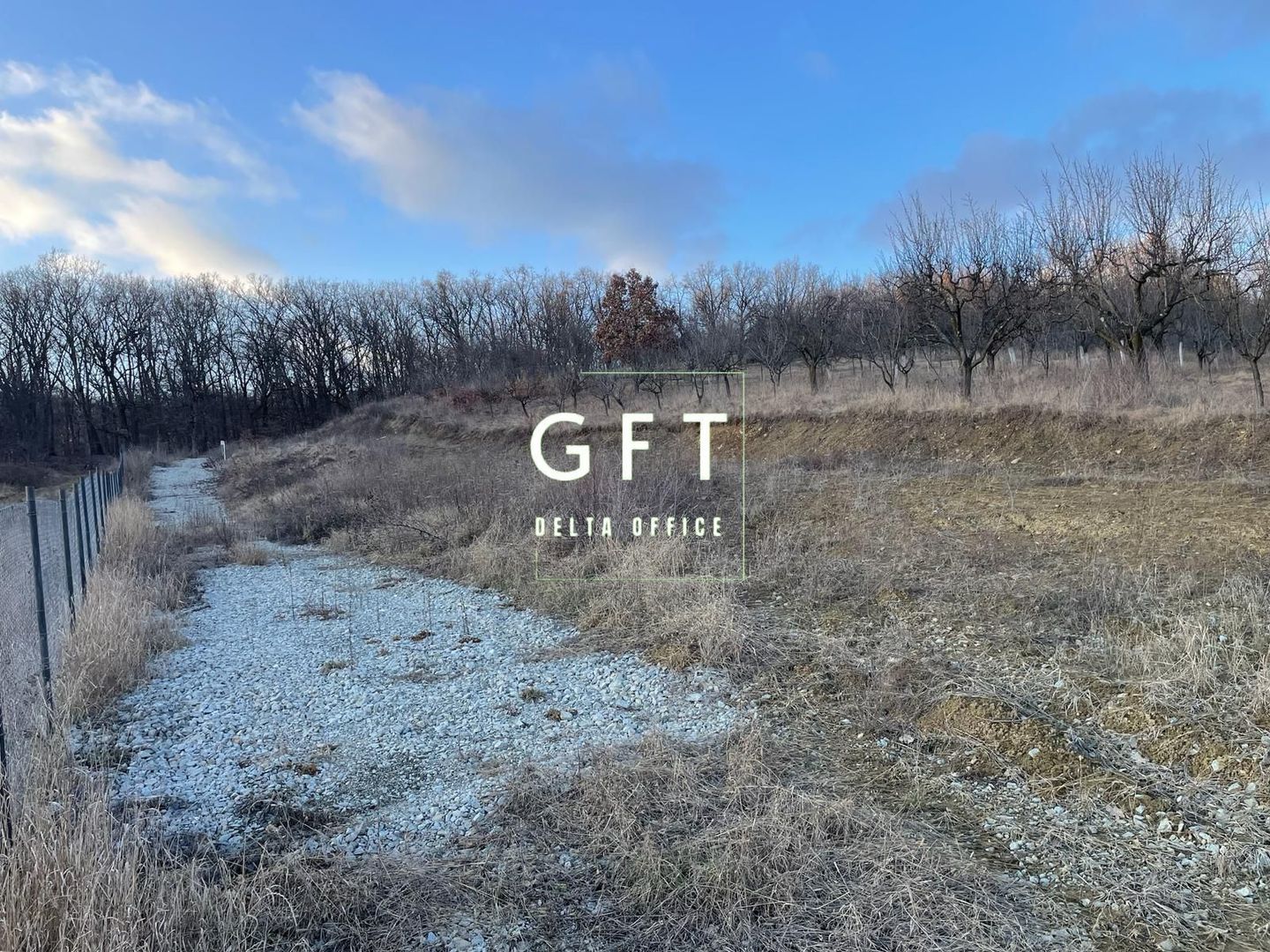 Parcele de 570-1800 mp intravilan, sub liziera padurii, view deosebit, Unirea - Poză 3