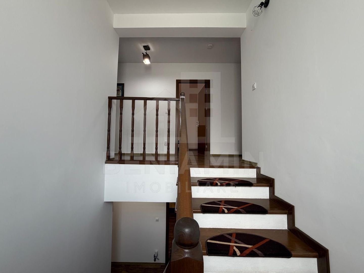 Casa moderna 5 Dormitoare 524mp teren Bariera Valcii -mobilata - Poză 18