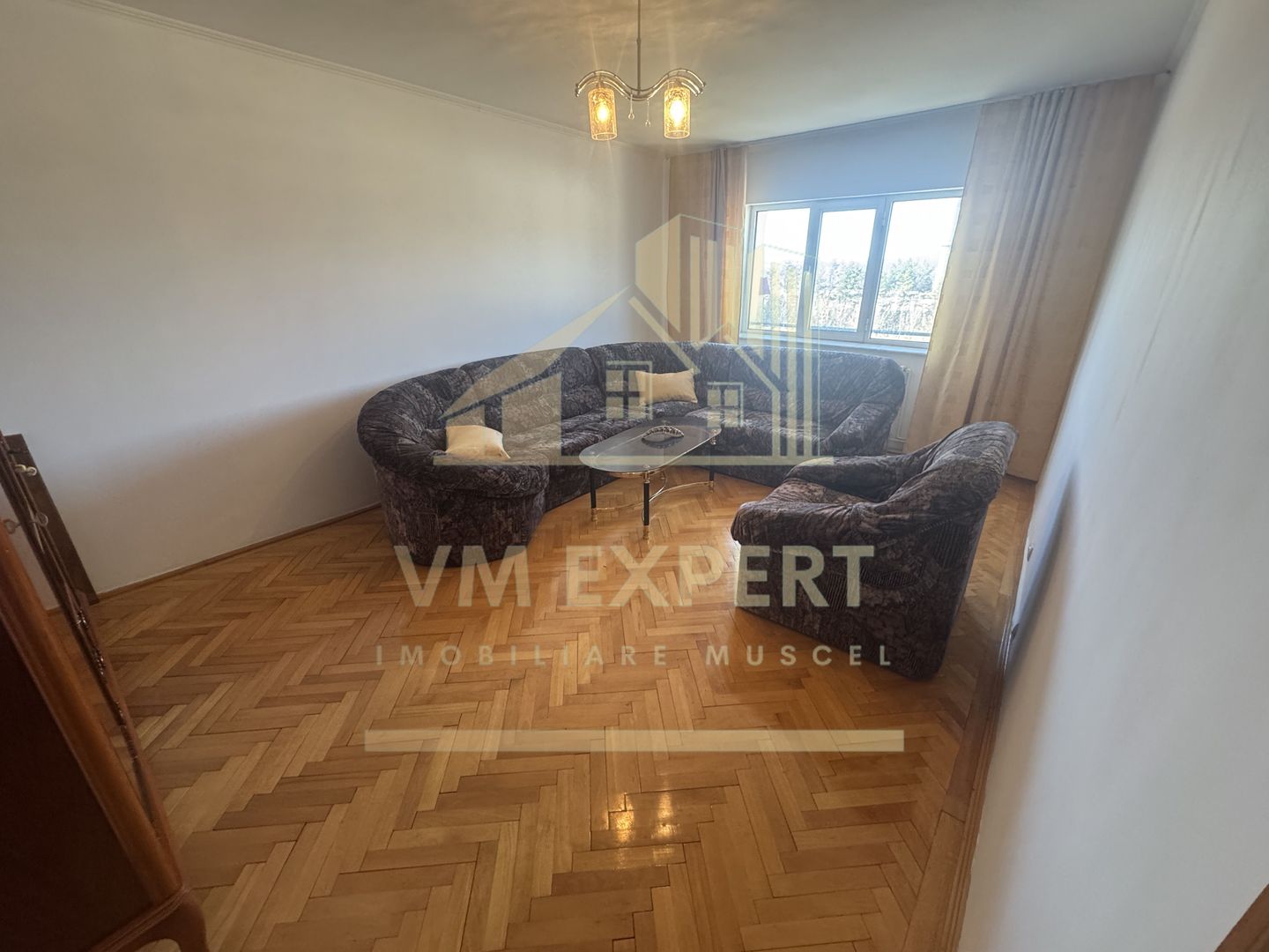 APARTAMENT 3 CAMERE ETAJ 4 GRUI CAMPULUNG - Poză 1