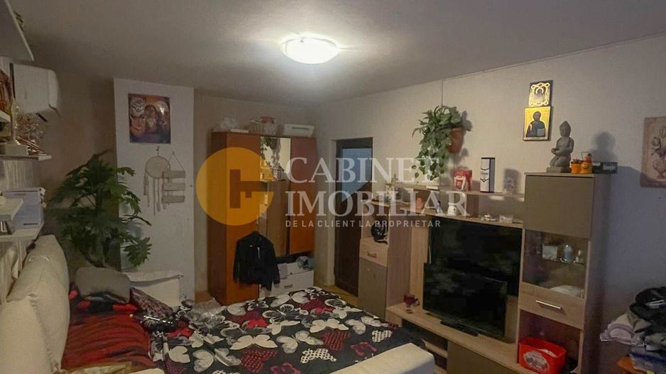 Apartament 4 camere decomandat - Poză 1