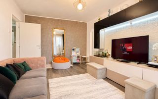 3 camere, la cheie, renovat, etaj intermediar - Poză 1